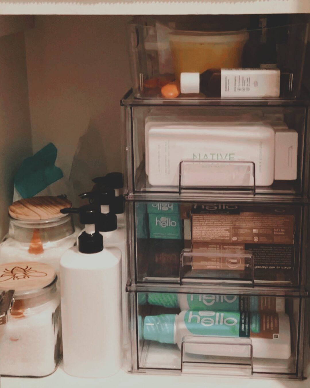 5 Tips for Organizing Your Toiletry Cabinet and De-cluttering  Your Bathroom